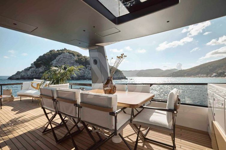 Fly 82 / 01 yacht  9