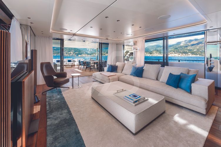 Asante yacht interior 7