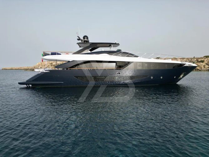 ALTVS yacht exterior 2