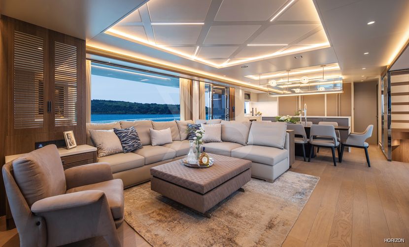 FD90/34 yacht interior 8