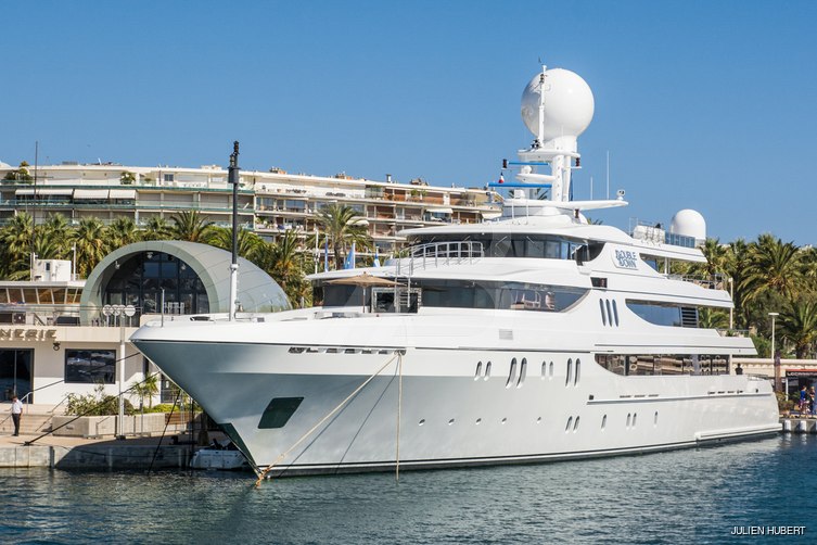 Joia The Crown Jewel yacht exterior 2