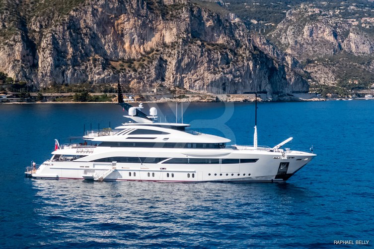 Florentia yacht exterior 20