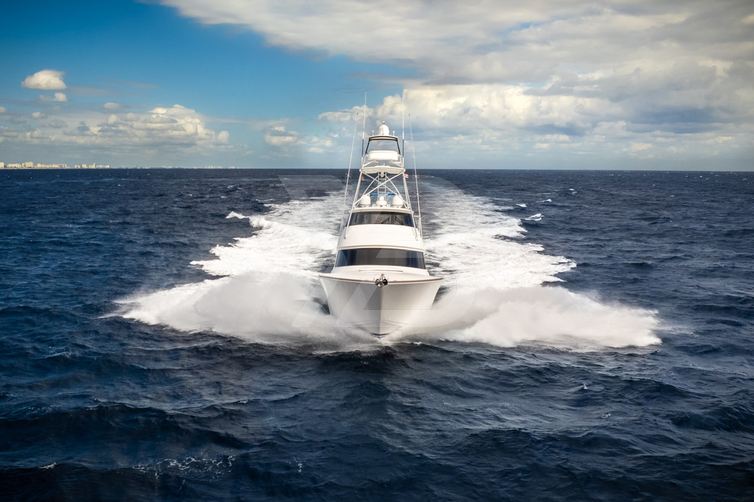 Reel Cents yacht exterior 4