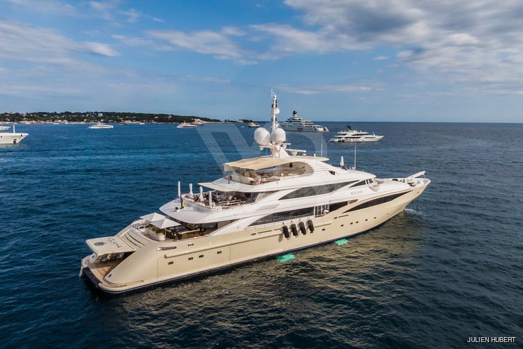 Kolaha yacht exterior 8