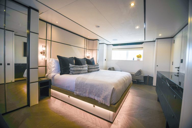 Fox yacht interior 10