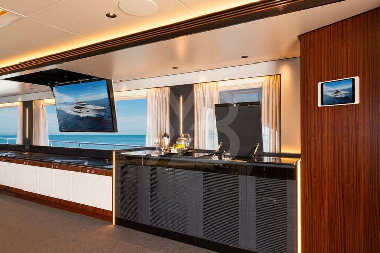 Vin Xan yacht interior 10