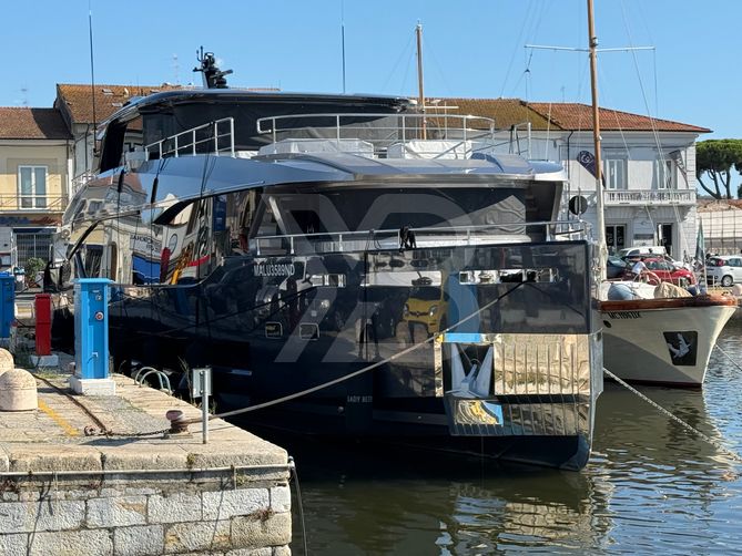 Lady Betty yacht exterior 5