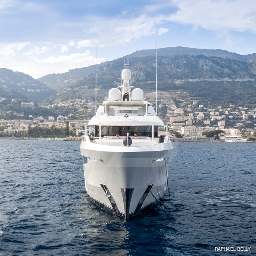 Somnium yacht exterior 3