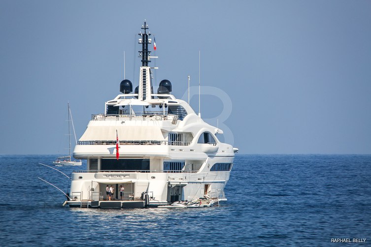 Quantum of Solace yacht exterior 22