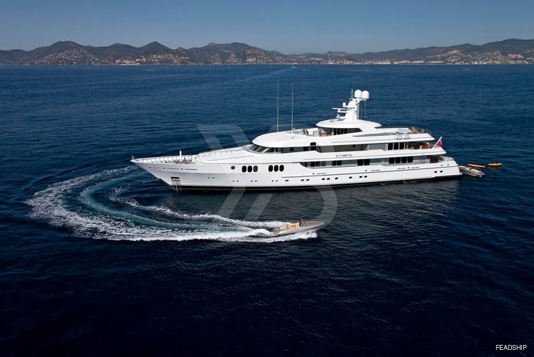 Trident yacht exterior 3