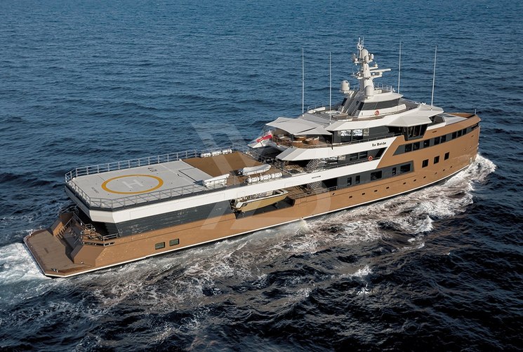 La Datcha yacht exterior 29