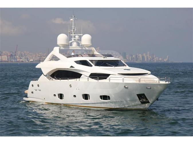 Chaos yacht exterior 4