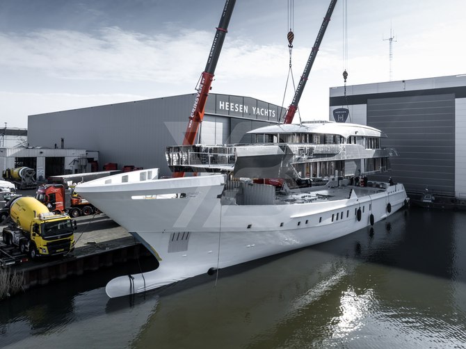 Serena yacht exterior 3