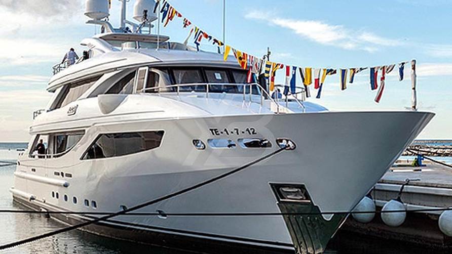 Aziza yacht exterior 3