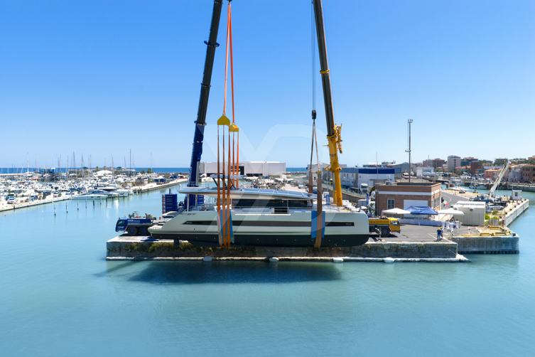 Sundance yacht exterior 15