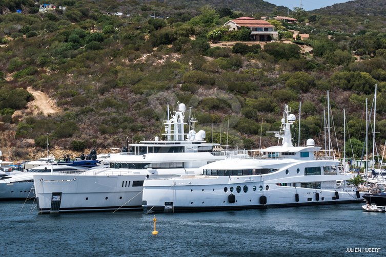 Madame Kate yacht exterior 3