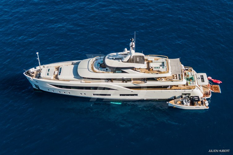 C yacht exterior 28