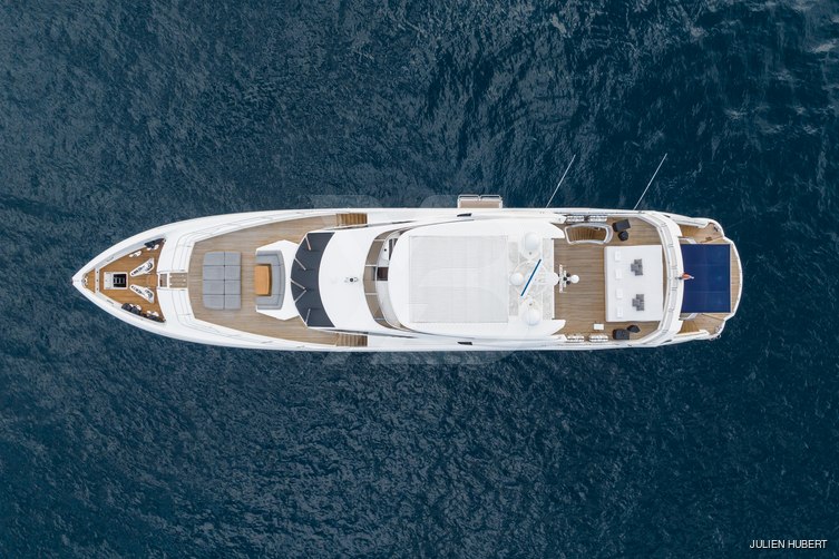 Regulus yacht exterior 4
