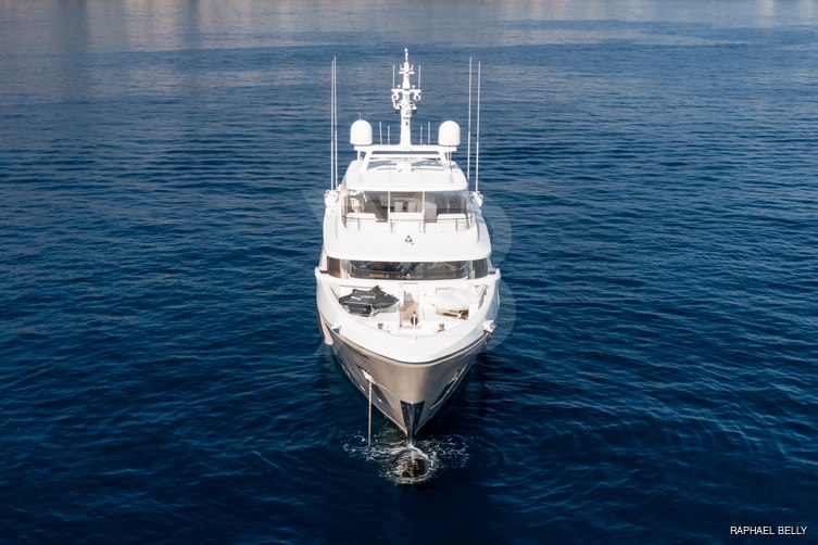 Lars yacht exterior 3