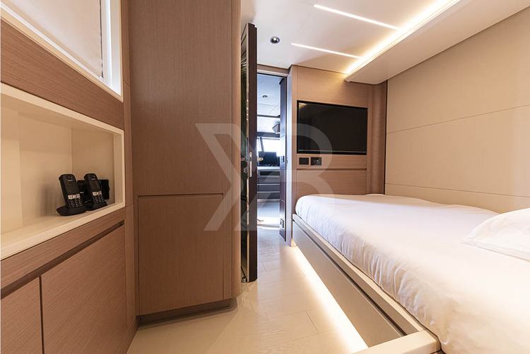 Simplicity yacht interior 28