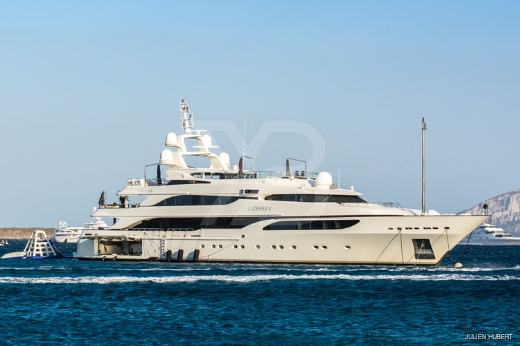 Lioness V yacht exterior 8