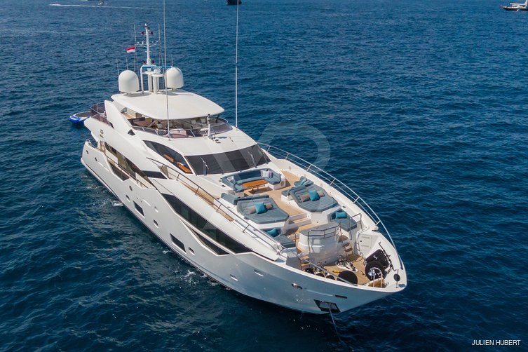2 J's of London yacht exterior 9