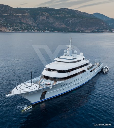 Victorious yacht exterior 34