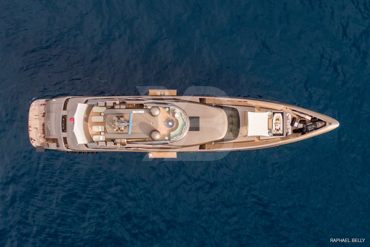 Mrs L yacht exterior 12