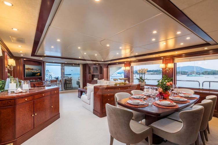 Endless Summer yacht interior 8