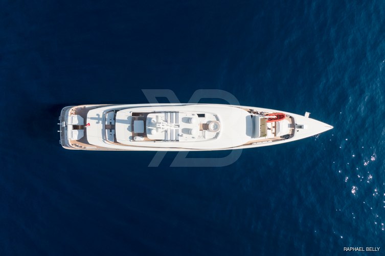 Alchemy yacht exterior 14