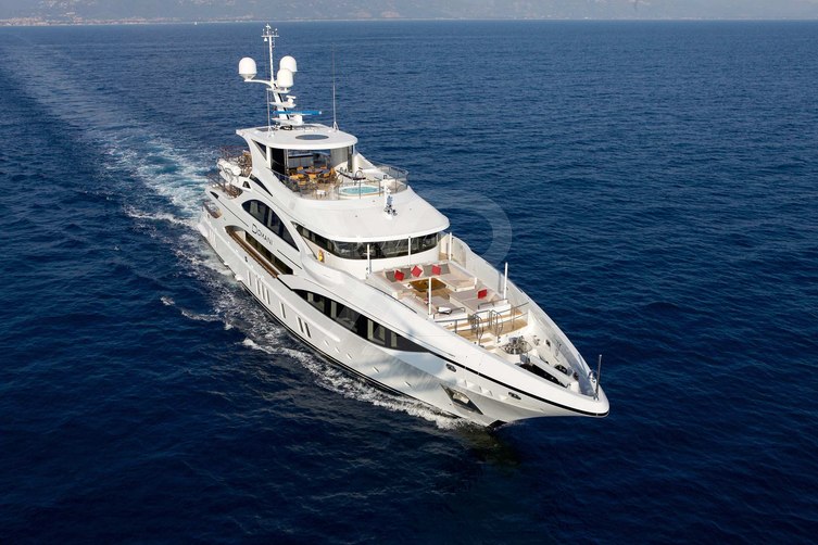 Domani yacht exterior 27