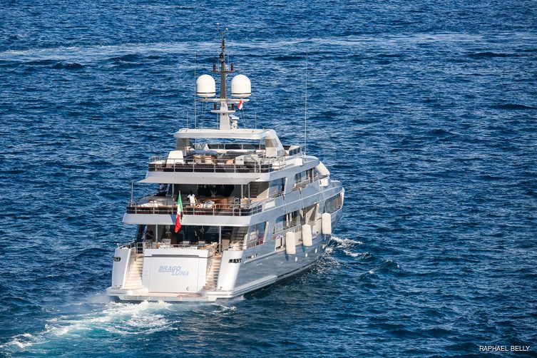 Dragoluna yacht exterior 8