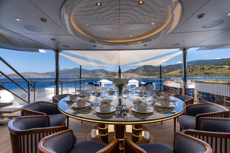 Leona yacht interior 85