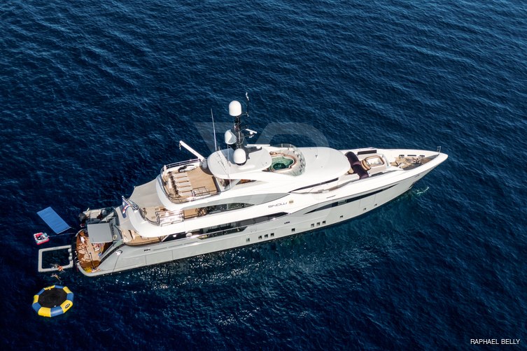 Moonraker yacht exterior 7
