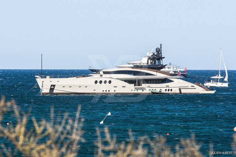 Lady M yacht exterior 7