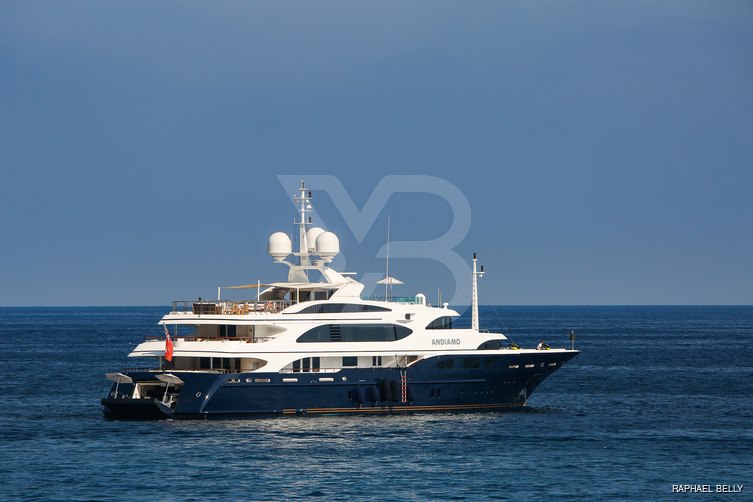 Andiamo yacht exterior 9