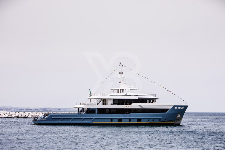 Mat yacht exterior 4