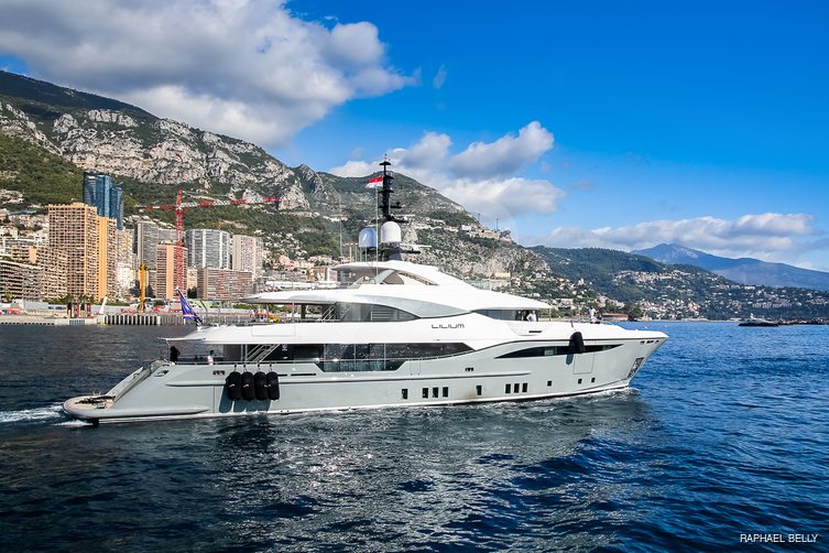 Moonraker yacht exterior 12