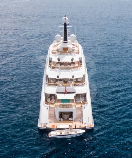 Alvia yacht exterior 5