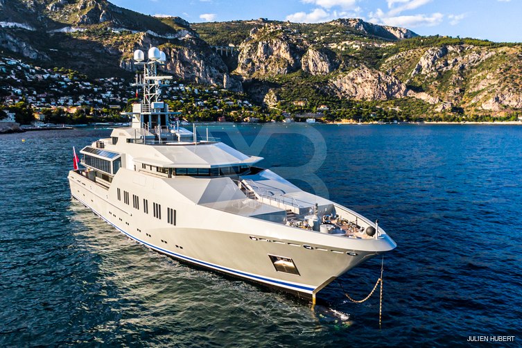 Skat yacht exterior 18