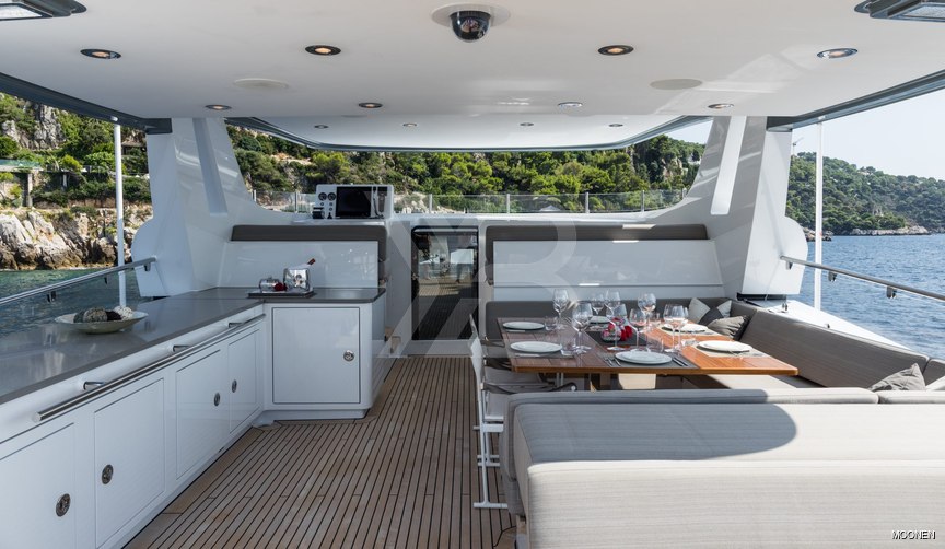 Belle yacht interior 5