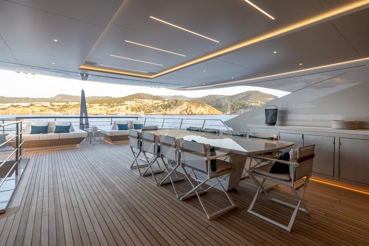 No Stress yacht exterior 5
