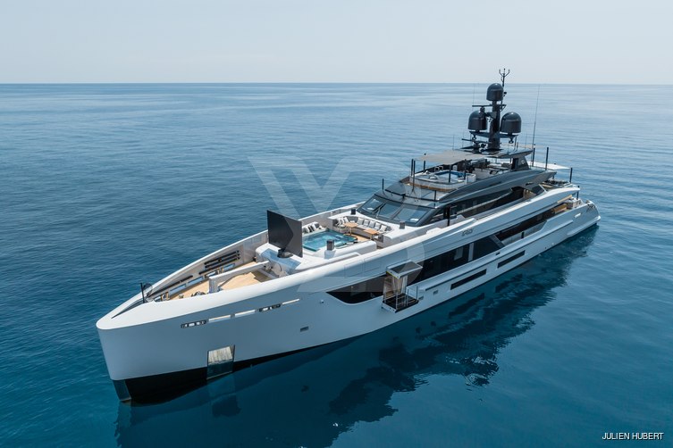 Jimmy yacht exterior 30