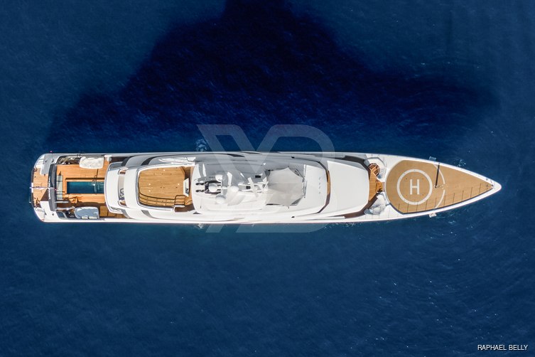 CC-Summer yacht exterior 9