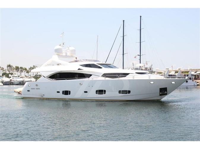 Chaos yacht exterior 5