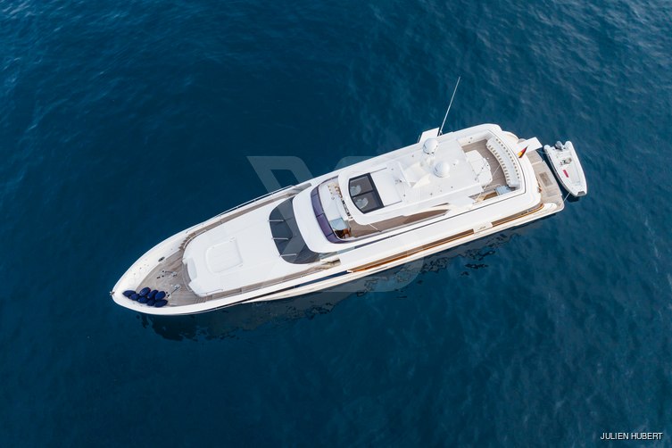 Abaco yacht exterior 7