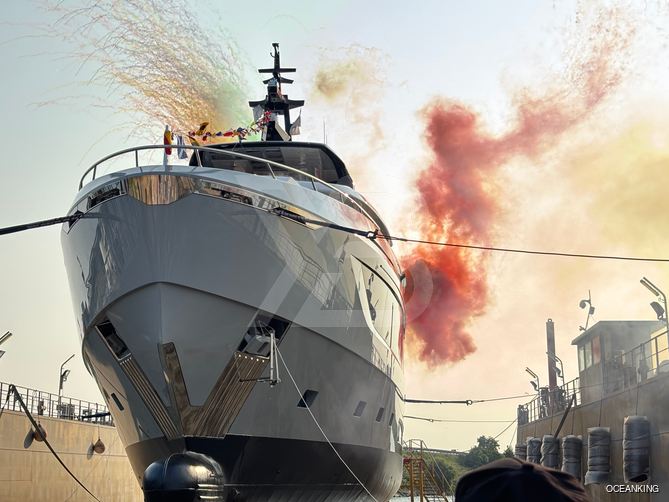 Ocean Angel yacht exterior 3