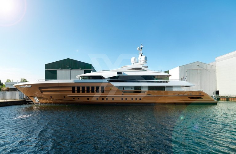 Azamanta yacht exterior 4