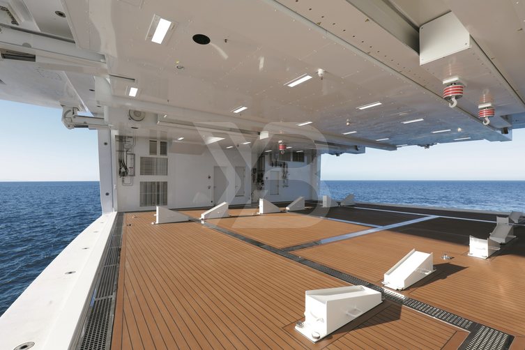 Luminosity yacht exterior 59