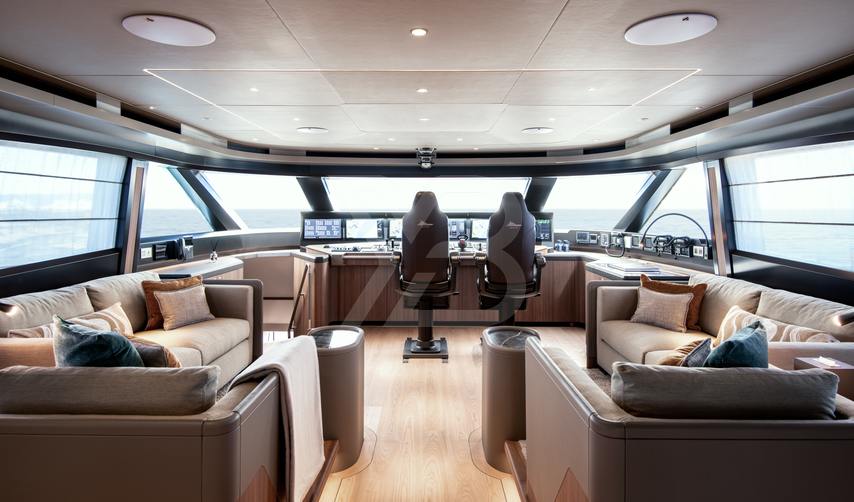 Special One yacht interior 100